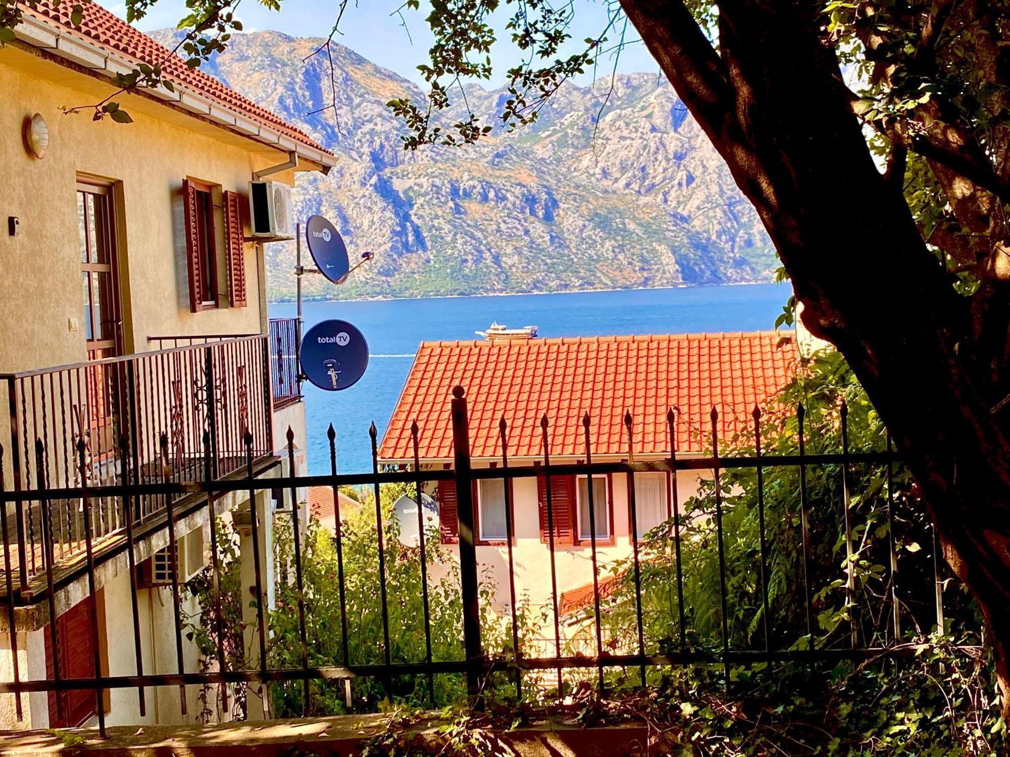 Villa Svetlana Prčanj Exteriör bild