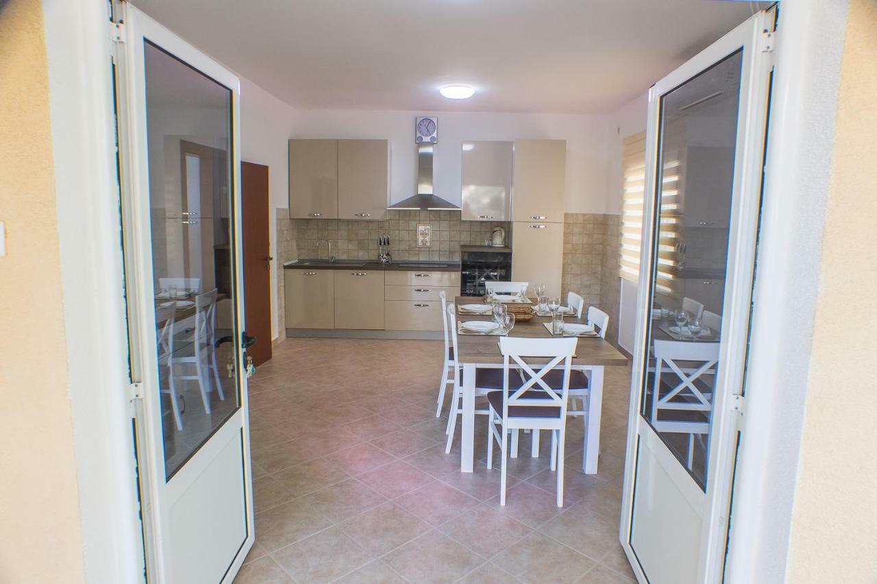 Villa Svetlana Prčanj Exteriör bild